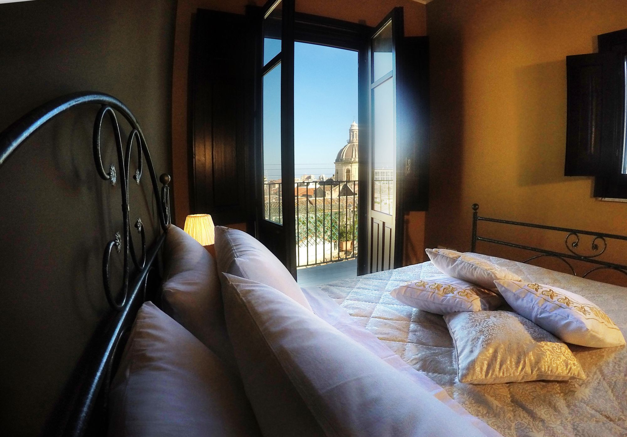 Altobarocco House Apartment คาตาเนีย ภายนอก รูปภาพ